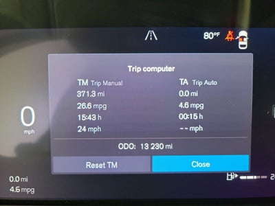 2025 Volvo XC40 B5 Ultra Bright Theme