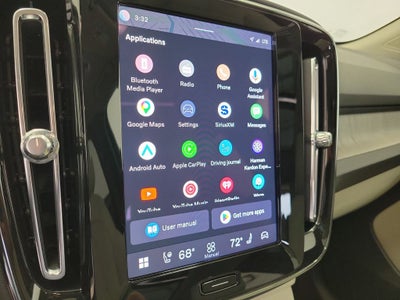 2025 Volvo XC40 B5 Ultra Bright Theme