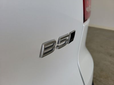 2025 Volvo XC40 B5 Ultra Bright Theme