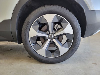 2025 Volvo XC40 B5 Core