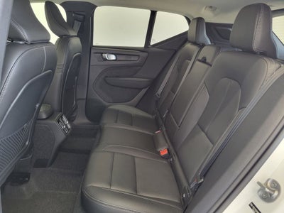 2025 Volvo XC40 B5 Core