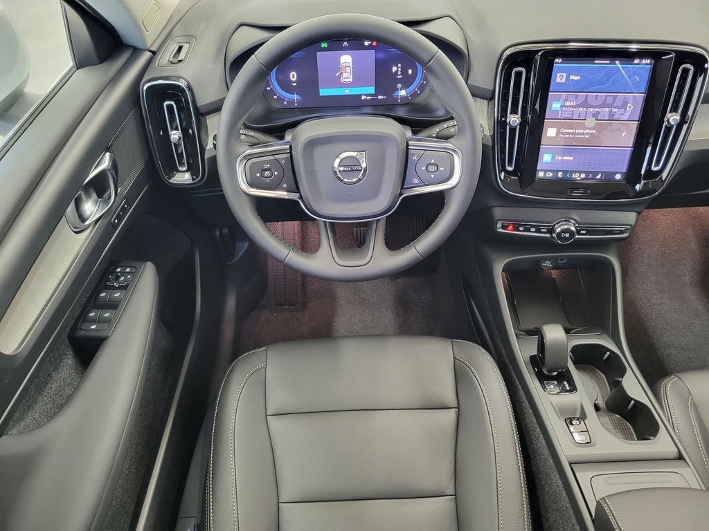 2025 Volvo XC40 B5 Core