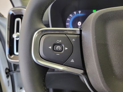 2025 Volvo XC40 B5 Core