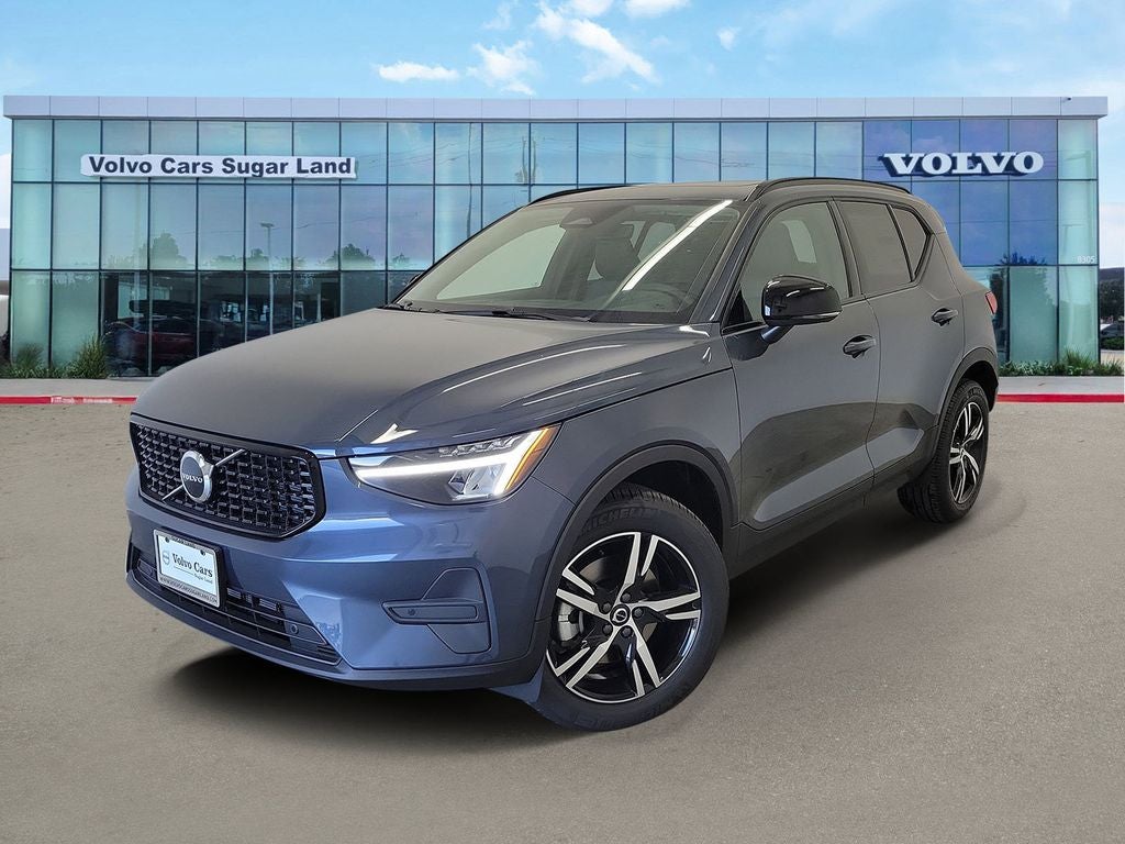 2026 Volvo XC40 B5 Core