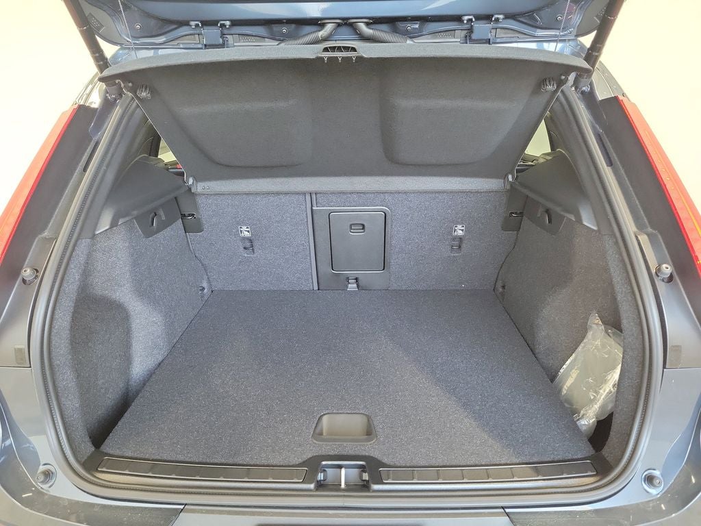 2026 Volvo XC40 B5 Core