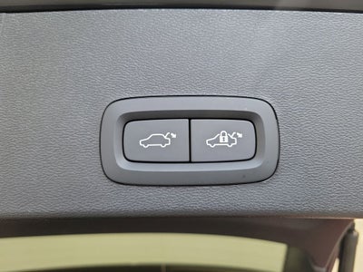 2026 Volvo XC40 B5 Core