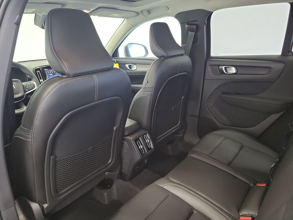 2026 Volvo XC40 B5 Core