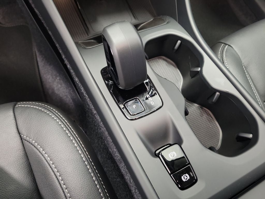 2026 Volvo XC40 B5 Core