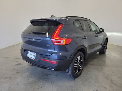 2026 Volvo XC40 B5 Core