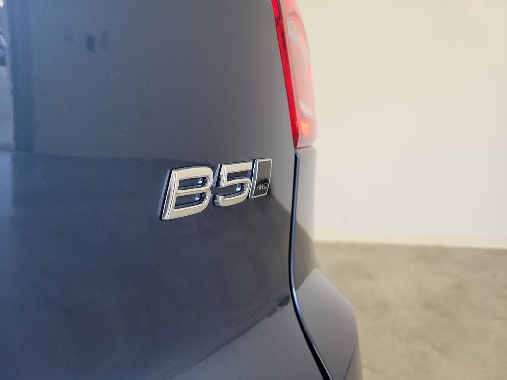 2026 Volvo XC40 B5 Core