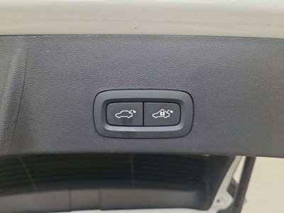 2025 Volvo XC40 B5 Core