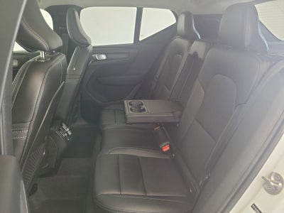 2025 Volvo XC40 B5 Core