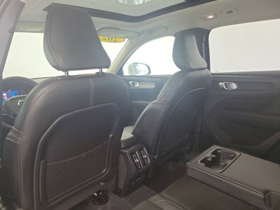 2025 Volvo XC40 B5 Core