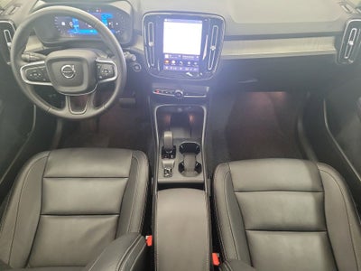 2025 Volvo XC40 B5 Core