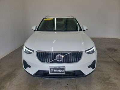 2025 Volvo XC40 B5 Core
