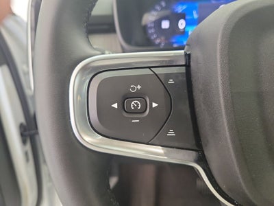 2025 Volvo XC40 B5 Core