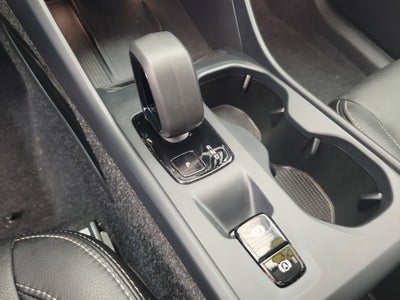 2025 Volvo XC40 B5 Core