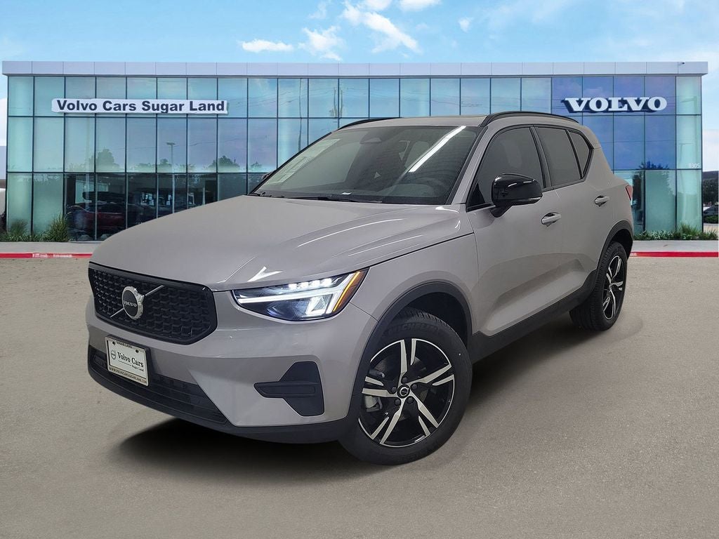 2026 Volvo XC40 B5 Core