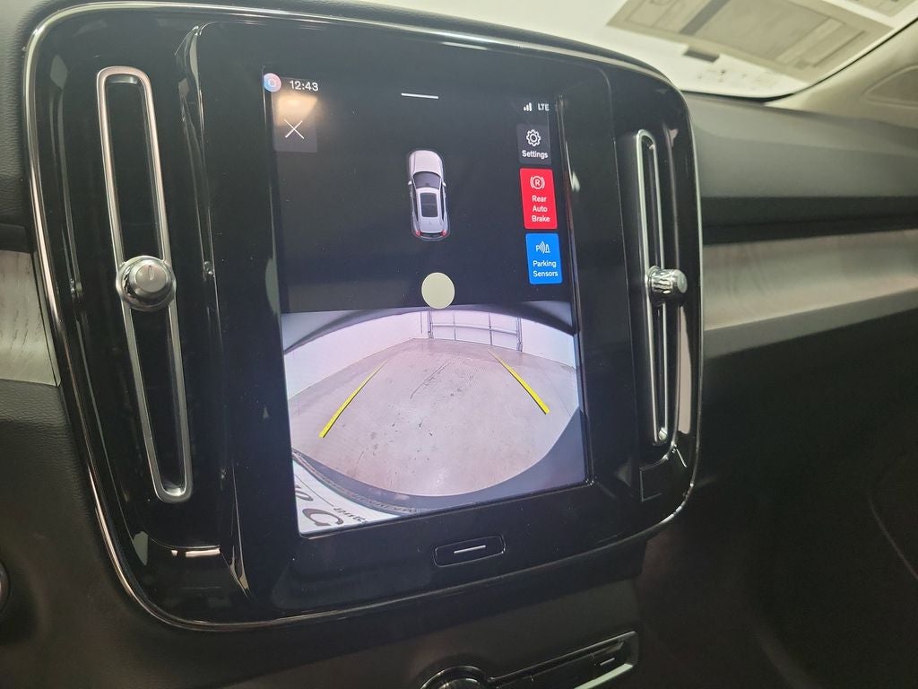 2026 Volvo XC40 B5 Core