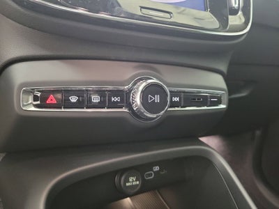 2026 Volvo XC40 B5 Core