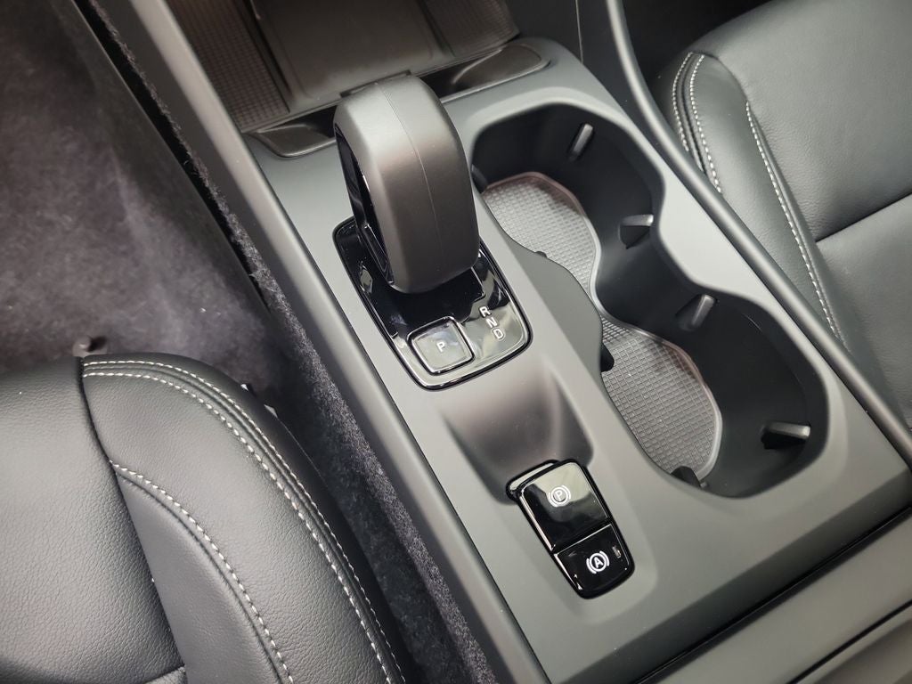 2026 Volvo XC40 B5 Core