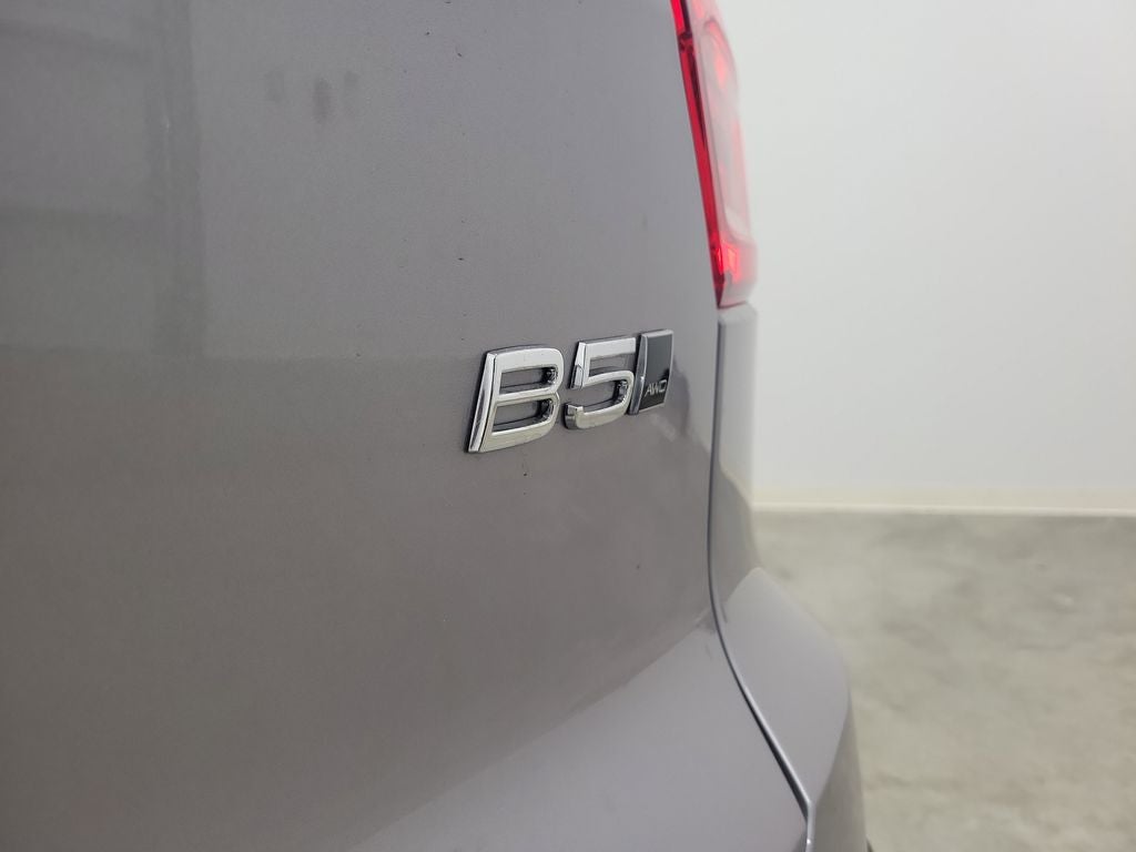 2026 Volvo XC40 B5 Core