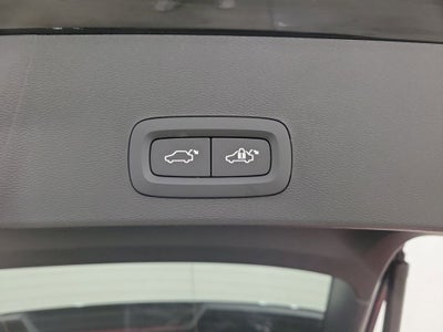 2025 Volvo XC40 B5 Core