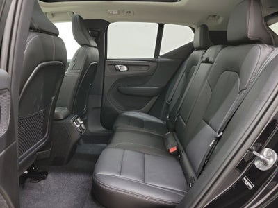 2025 Volvo XC40 B5 Core