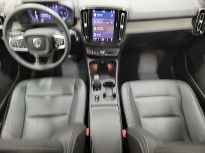 2025 Volvo XC40 B5 Core