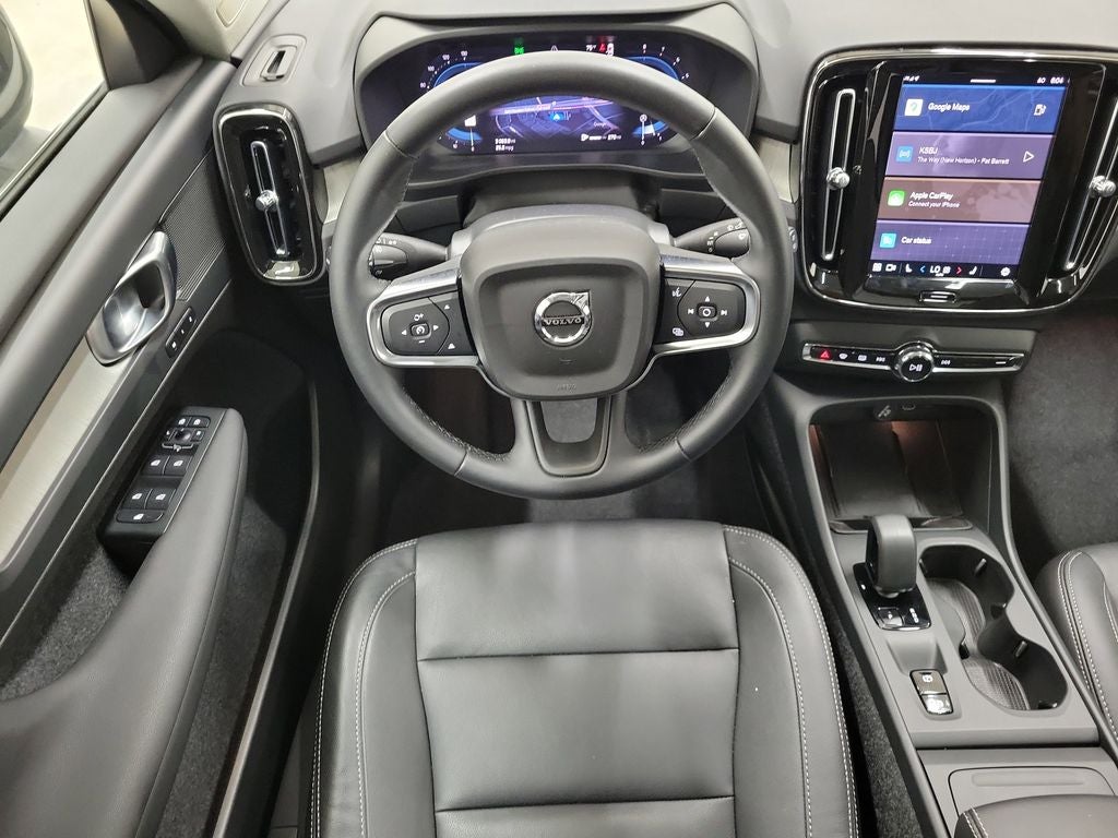 2025 Volvo XC40 B5 Core