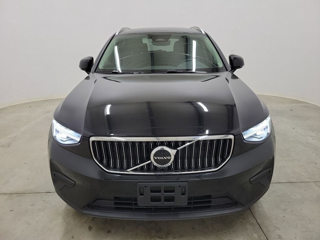 2025 Volvo XC40 B5 Core