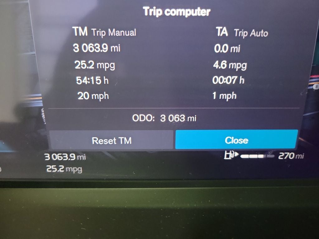 2025 Volvo XC40 B5 Core