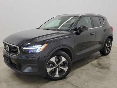 2025 Volvo XC40 B5 Core