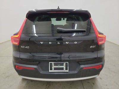2025 Volvo XC40 B5 Core