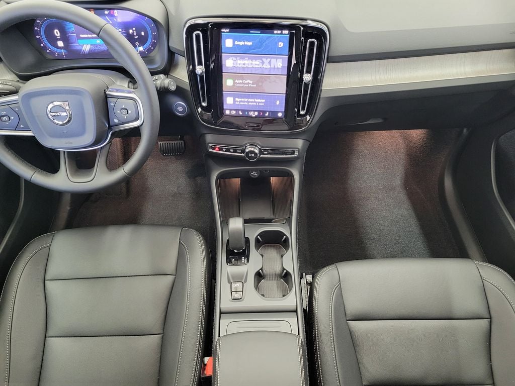 2025 Volvo XC40 Core - Photo 16