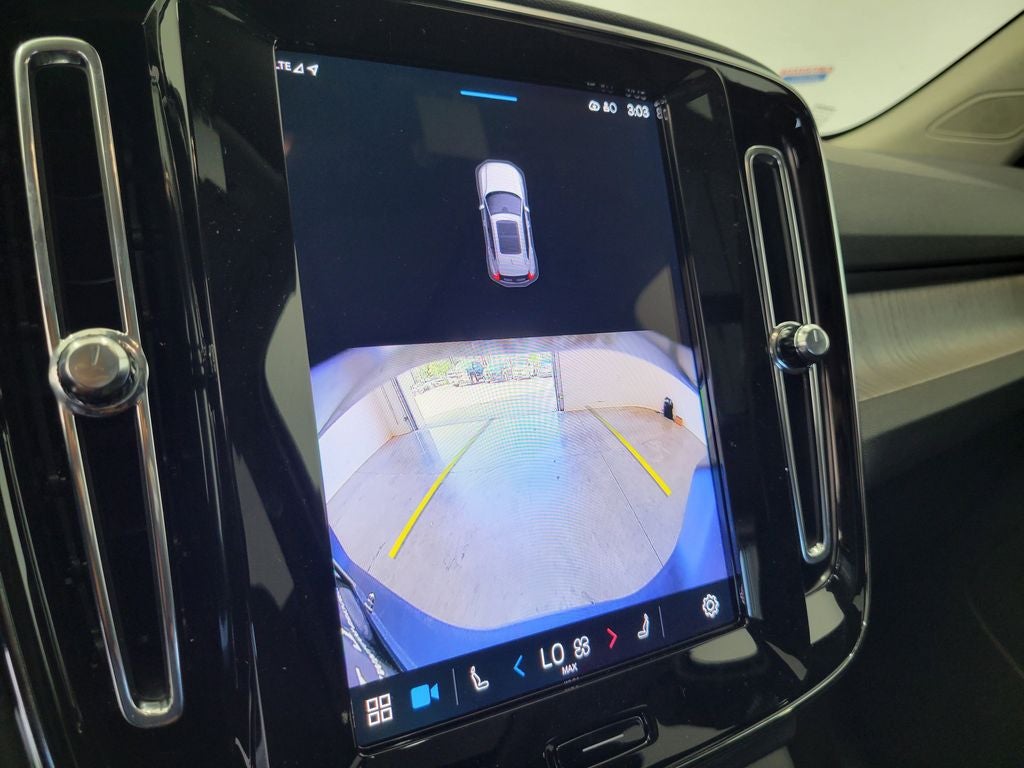 2025 Volvo XC40 Core - Photo 29