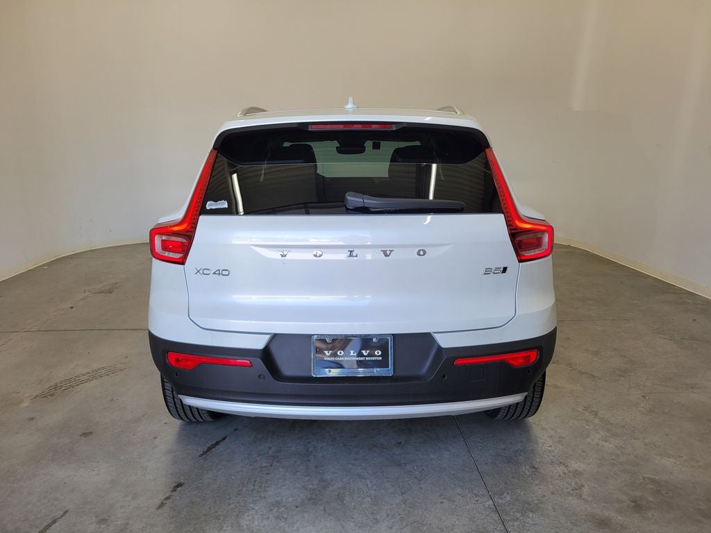 2025 Volvo XC40 Core - Photo 6