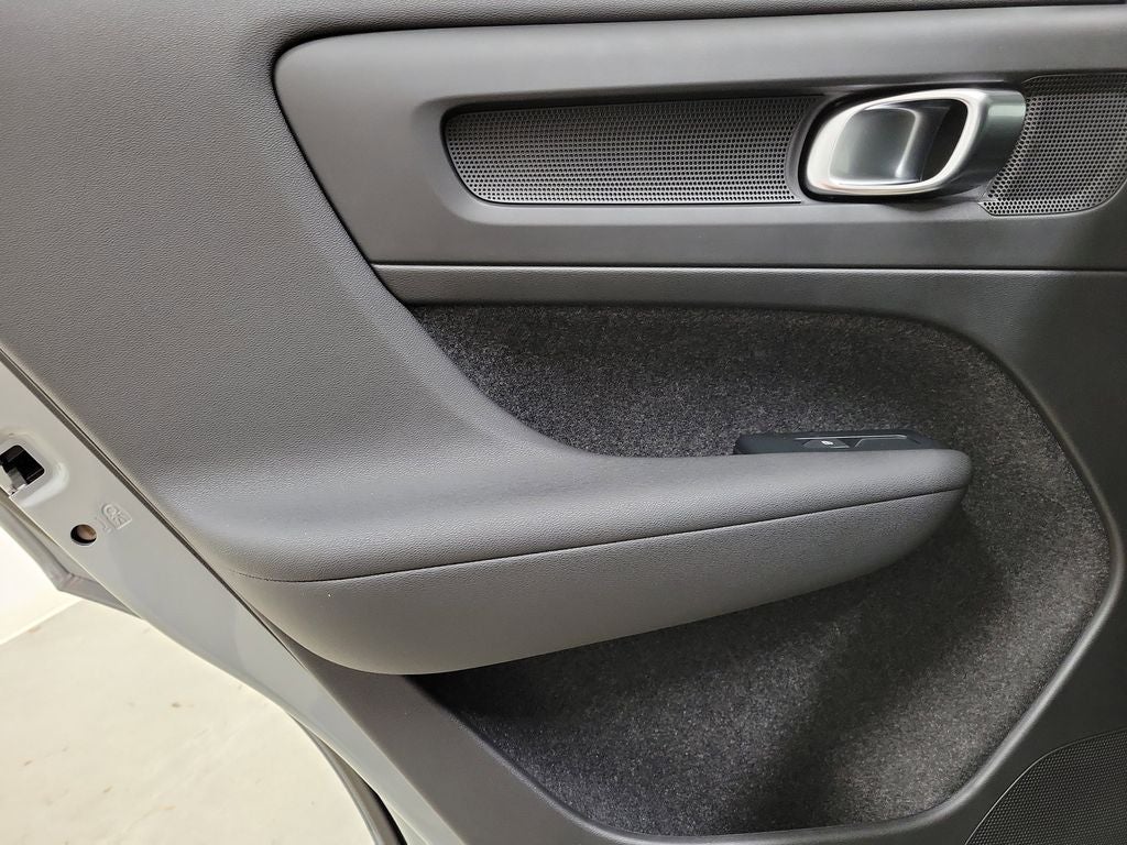 2026 Volvo XC40 B5 Core