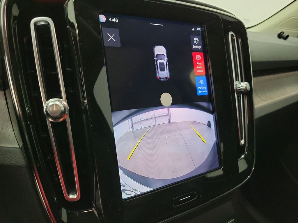 2026 Volvo XC40 B5 Core