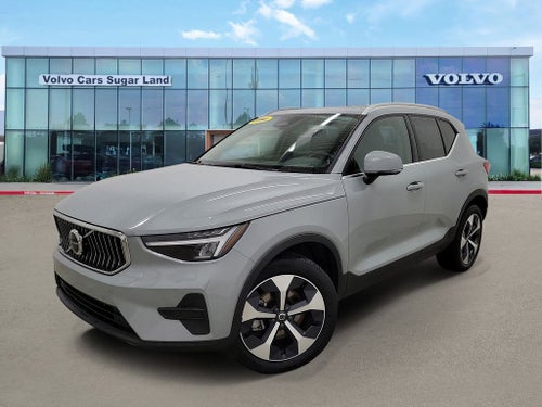 2025 Volvo XC40 B5 Core
