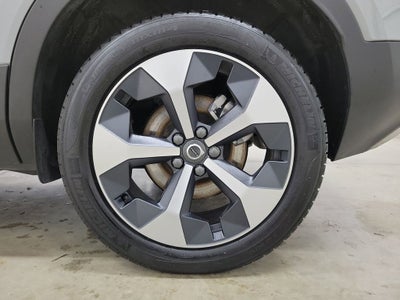 2025 Volvo XC40 B5 Core