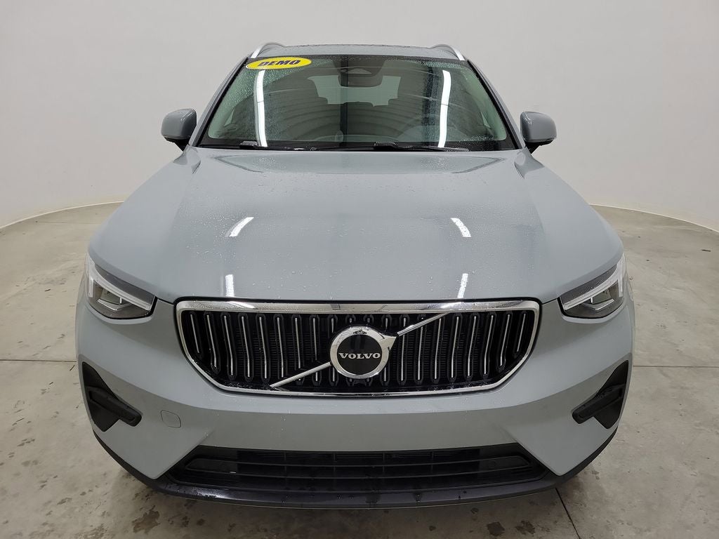 2025 Volvo XC40 B5 Core