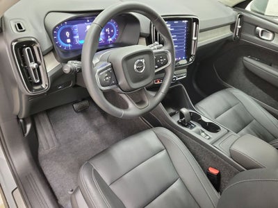 2025 Volvo XC40 B5 Core