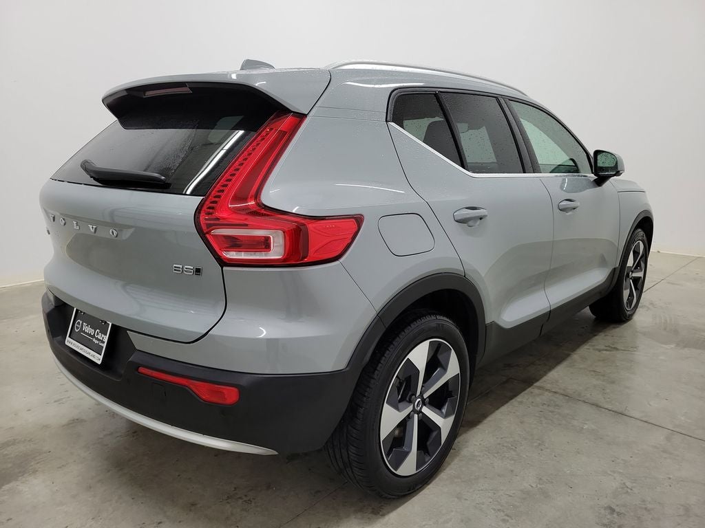 2025 Volvo XC40 B5 Core