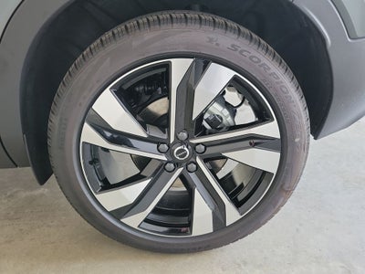 2026 Volvo XC40 B5 Ultra