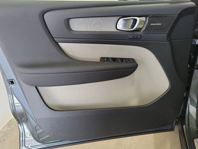 2026 Volvo XC40 B5 Ultra