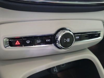 2026 Volvo XC40 B5 Ultra