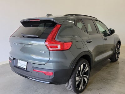 2026 Volvo XC40 B5 Ultra