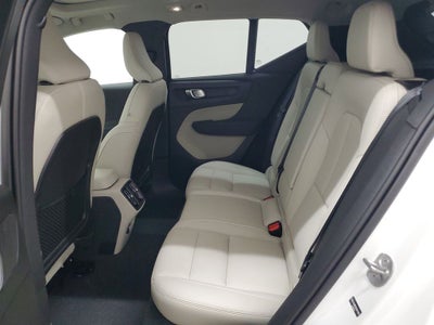 2025 Volvo XC40 B5 Ultra Dark Theme