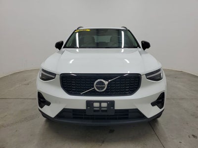 2025 Volvo XC40 B5 Ultra Dark Theme